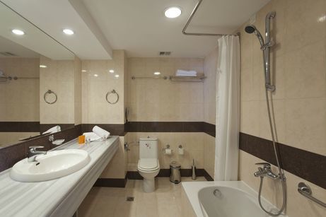Superior_Executive_Suite_5