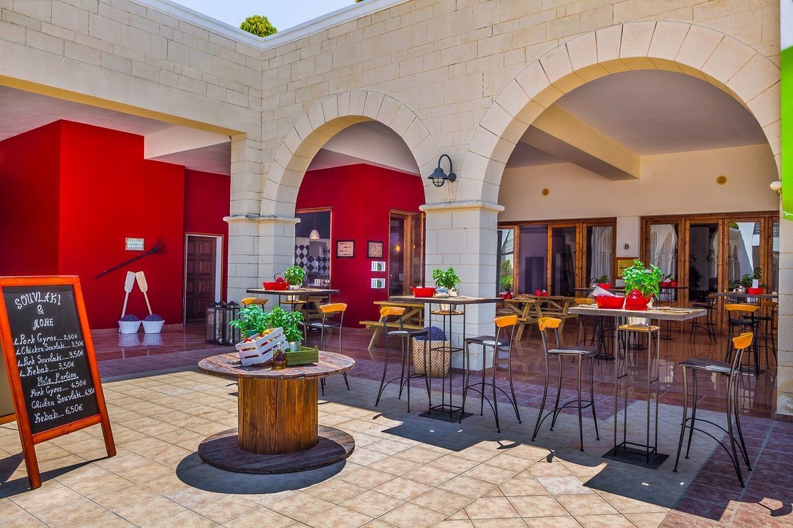 Kipriotis_Panorama_Hotel_Suites__Souvlaki_more_a_la_carte_restaurant2